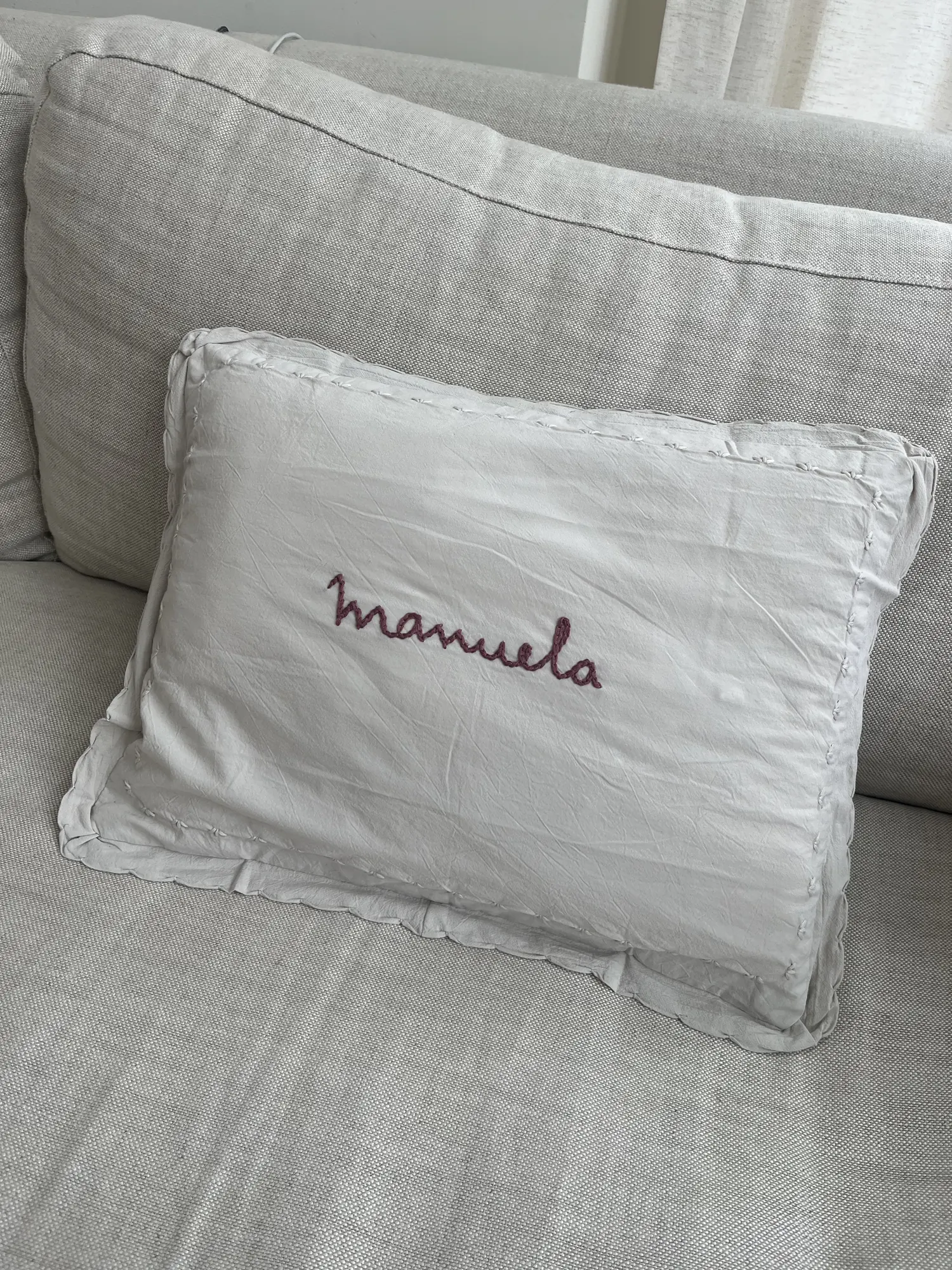 Cojín bordado personalizado — Gali Studio
